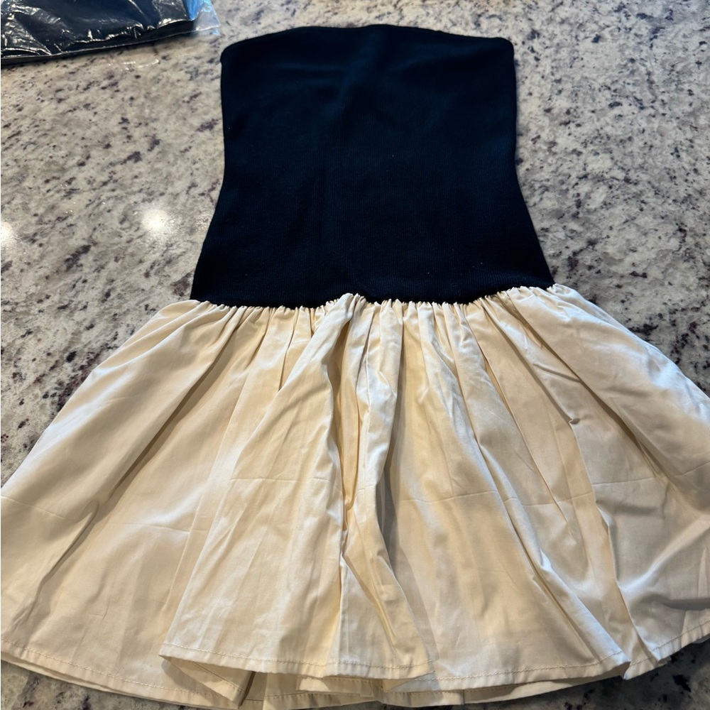 Palma Mini Dress
Line & Dot
